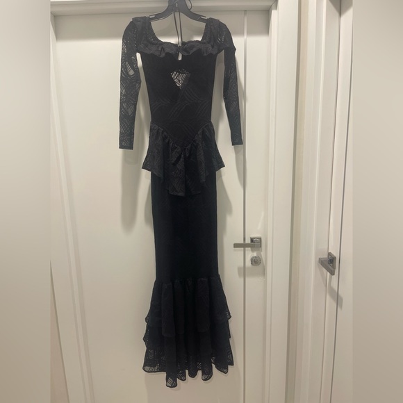 Chic Black Long Sleeve Lace Dress - Picture 1 of 4